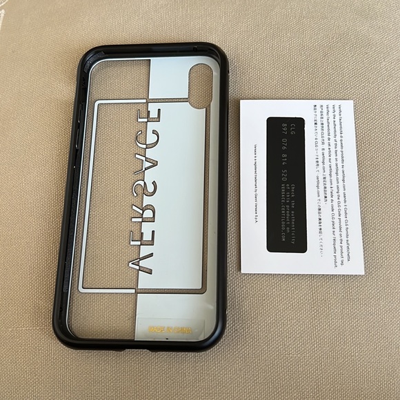 Versace magnetic iPhone X case - Picture 2 of 2